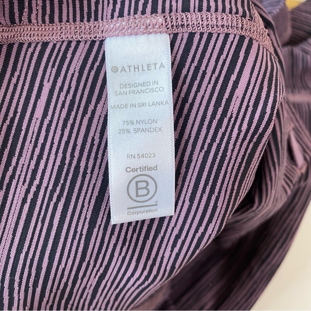 Athleta Women’s Ultimate Capri Double Pockets Purple/Black Size Small - Picture 8 of 8